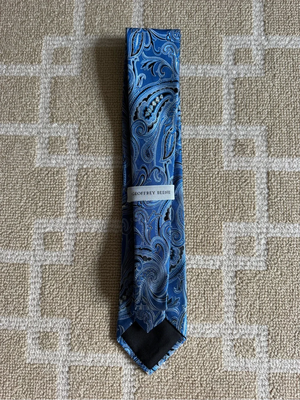 Geoffrey Beene 100% Silk Tie Blue Paisley Necktie Preppy Office Wedding